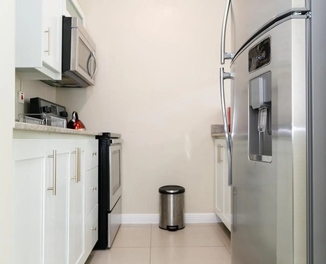 Smart Haven Studios In Kingston Apartment